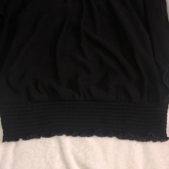 Beautiful blouse - Picture 4 of 5